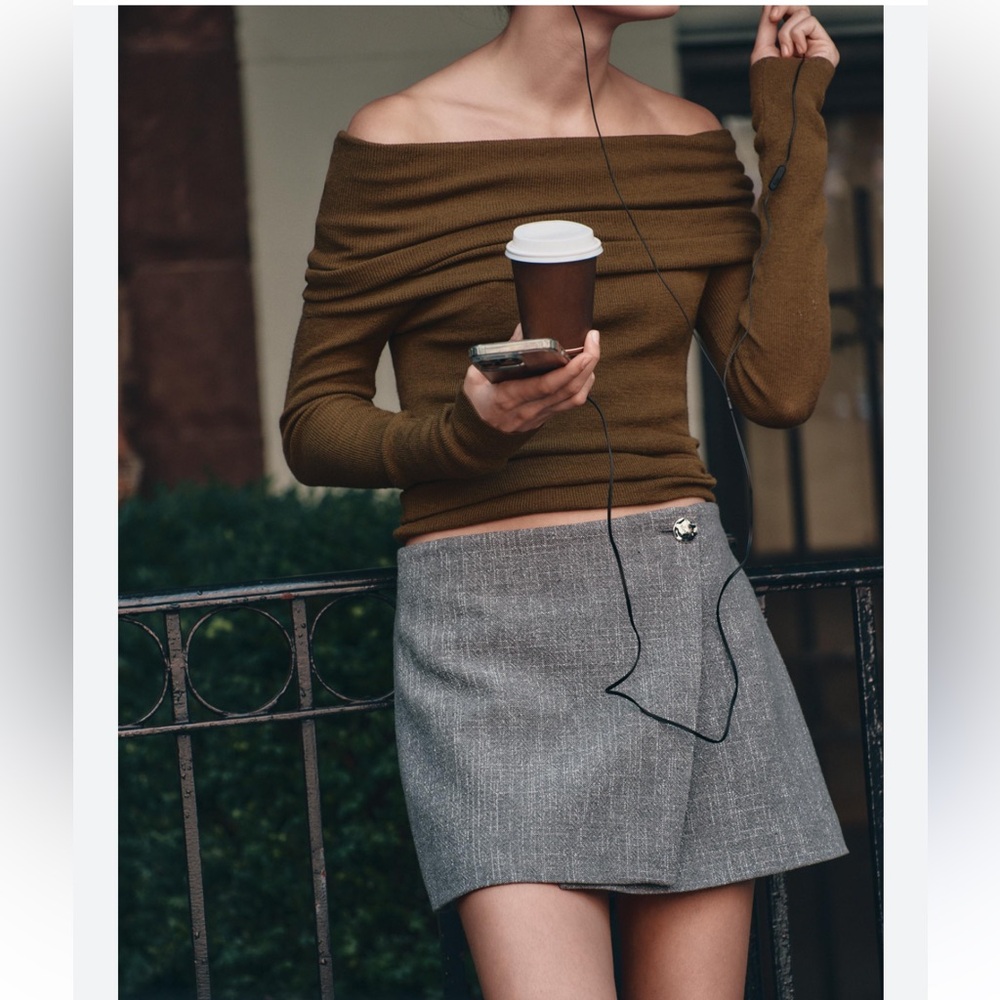 Zara Off the Shoulder Knit Top straight neck long sleeves Khaki Brown size S NWT